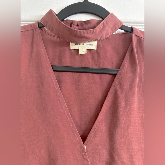 Cloth & Stone Wrap Top - Picture 2 of 6